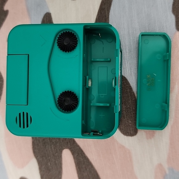 NWT Rare Disney Goofy Travel Alarm Clock - Picture 6 of 6